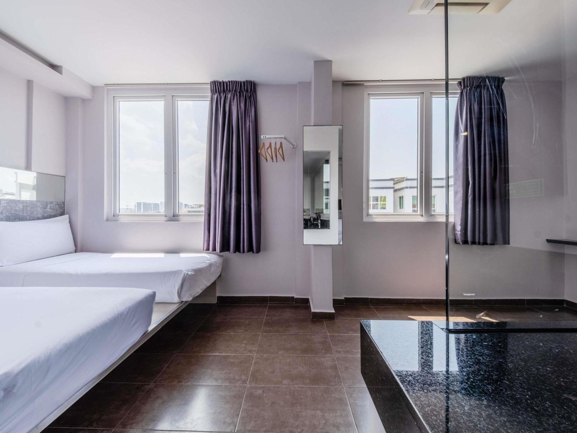 Deluxe Room 1 Double 2 Single Beds